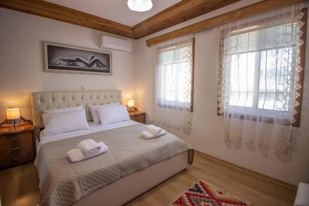 Emblematic House 3 Apartment Gjirokaster Exterior photo