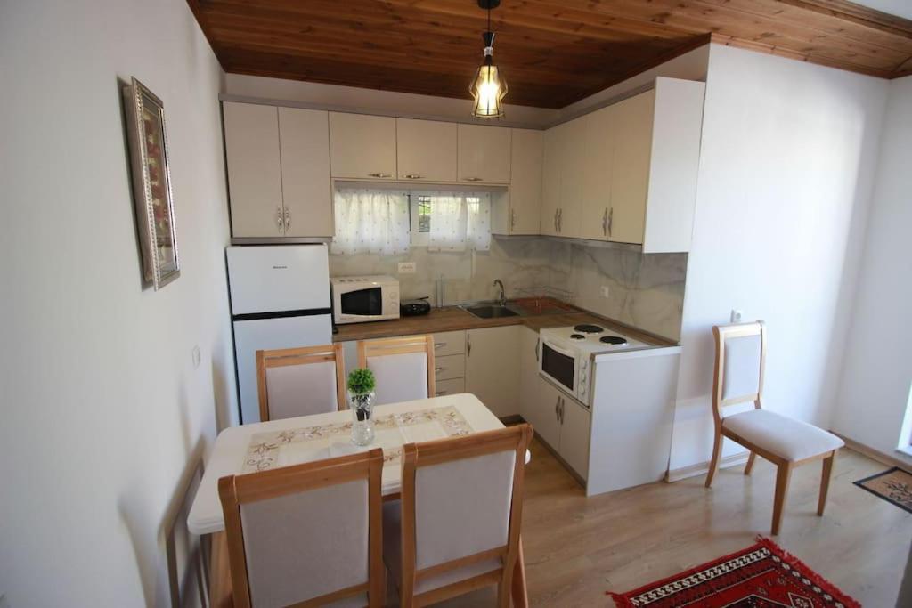 Emblematic House 3 Apartment Gjirokaster Exterior photo